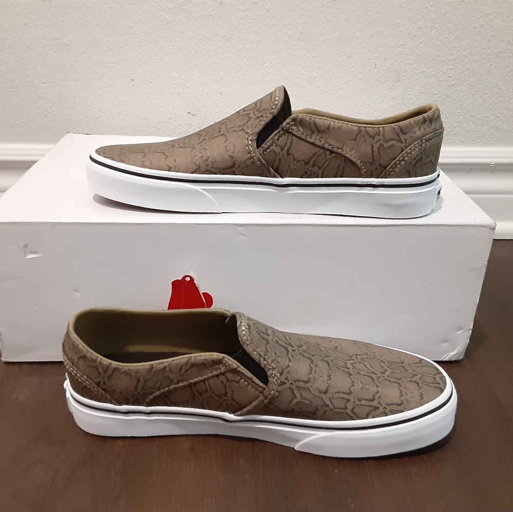 Vans - Picture 4 of 4